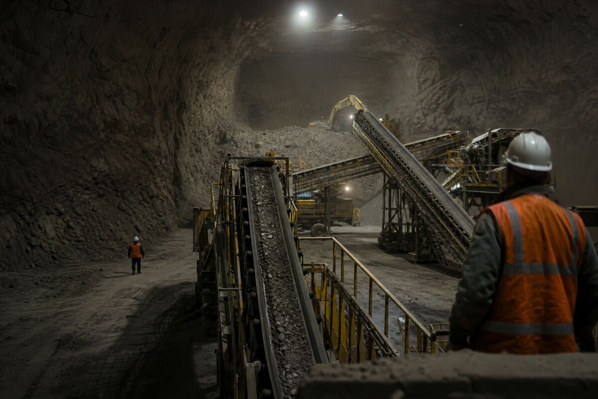 Commodity Super Cycle: Mining Stocks Lead 2026 TSX30 Performance