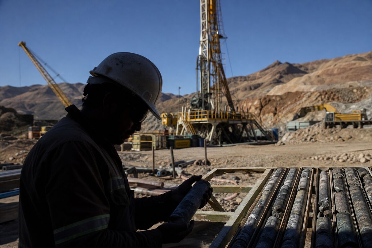 Labrador Gold Raises C$2.1 Million and Adds Director Ahead of Borden Lake Drilling